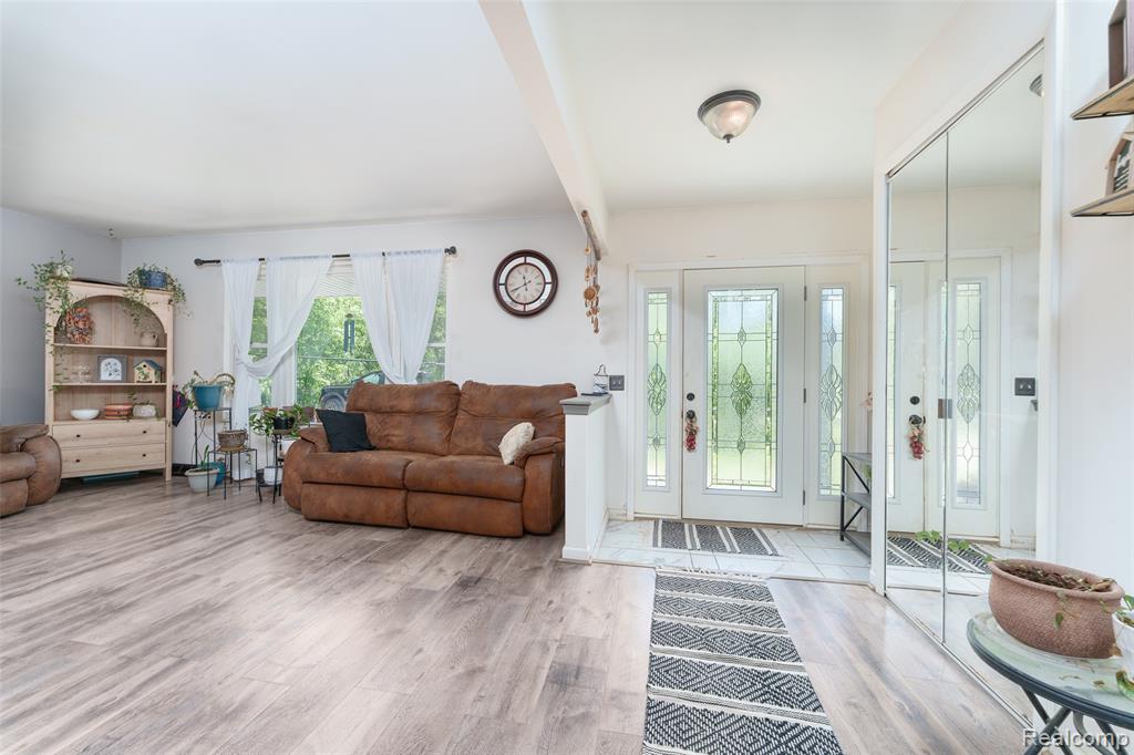 940 Rowland Road Leonard, MI 48367 - Photo 17 of 59