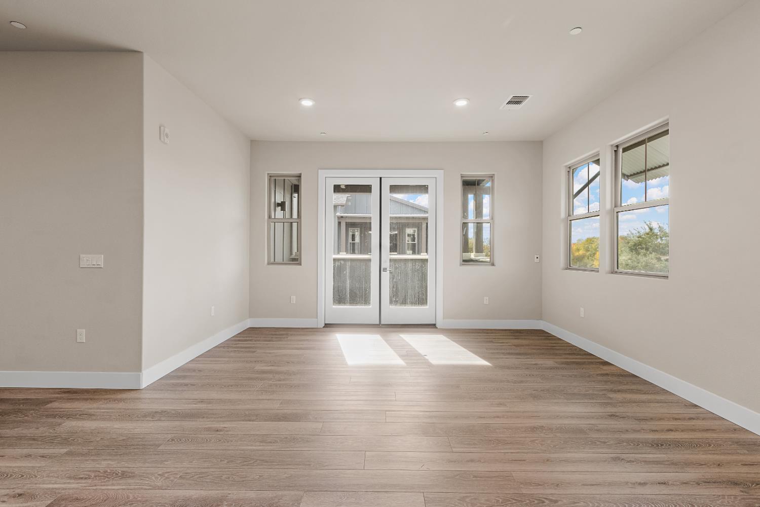 1661 Spring Street, Unit 444 Davis, CA 95616 - Photo 11 of 51 Gallery Image 11
