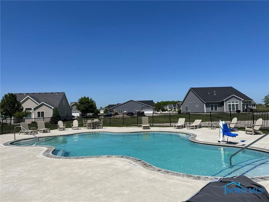 2463 Cross Ridge Road Perrysburg, OH 43551 - Photo 3 of 4 Gorgeous Inground Pool