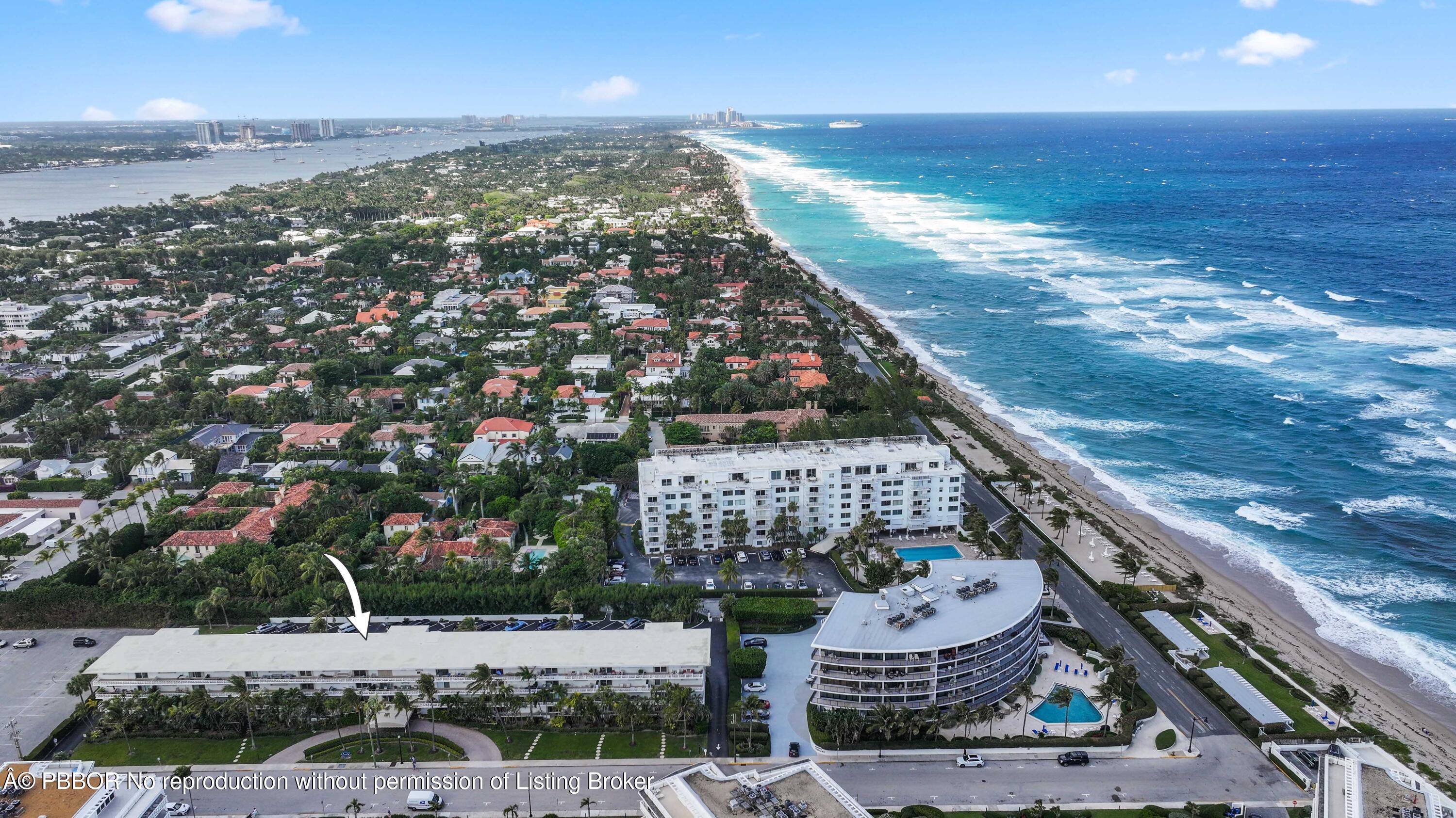 Undisclosed Address Palm Beach, FL 33480 - Photo 40 of 43 a view of an ocean with a terrace
