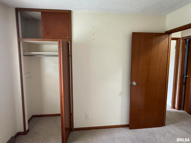 $2,100 | 2107 Tanglefoot Lane, Bettendorf, IA 52722