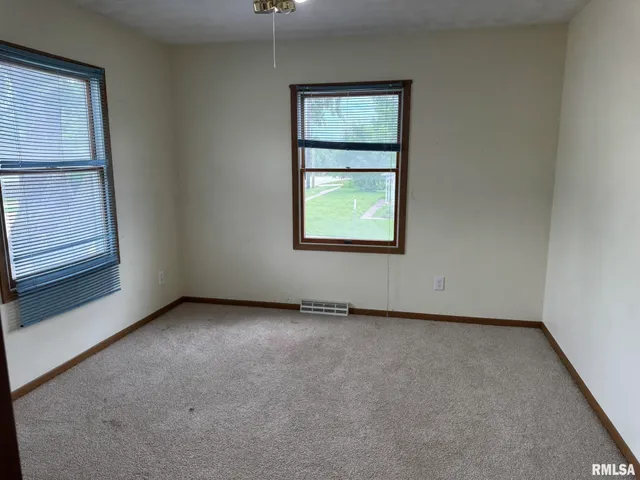 $2,100 | 2107 Tanglefoot Lane, Bettendorf, IA 52722
