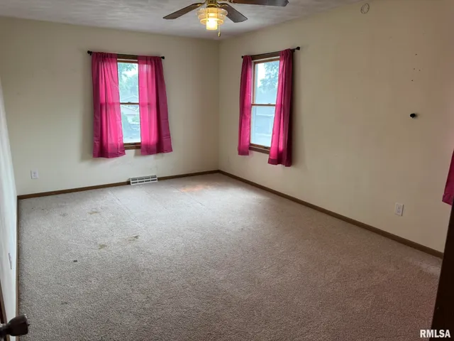 $2,100 | 2107 Tanglefoot Lane, Bettendorf, IA 52722