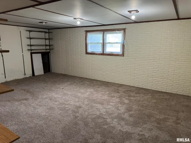 $2,100 | 2107 Tanglefoot Lane, Bettendorf, IA 52722