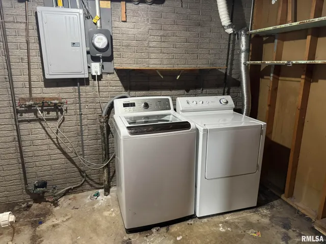 $2,100 | 2107 Tanglefoot Lane, Bettendorf, IA 52722