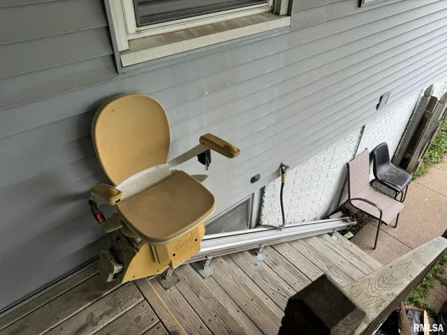 $2,100 | 2107 Tanglefoot Lane, Bettendorf, IA 52722