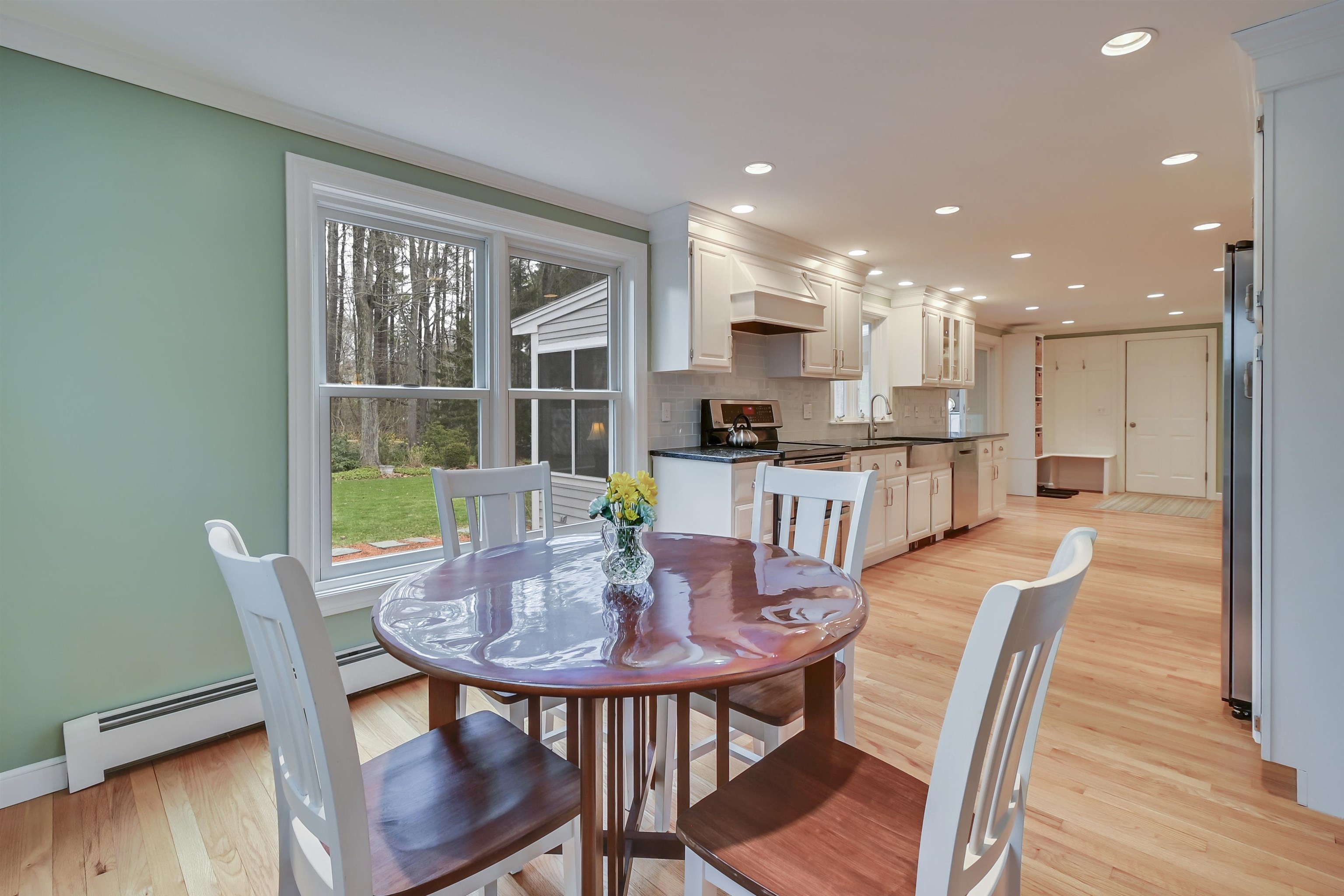 6 Hunter Place Exeter, NH 03833 - Photo 4 of 40