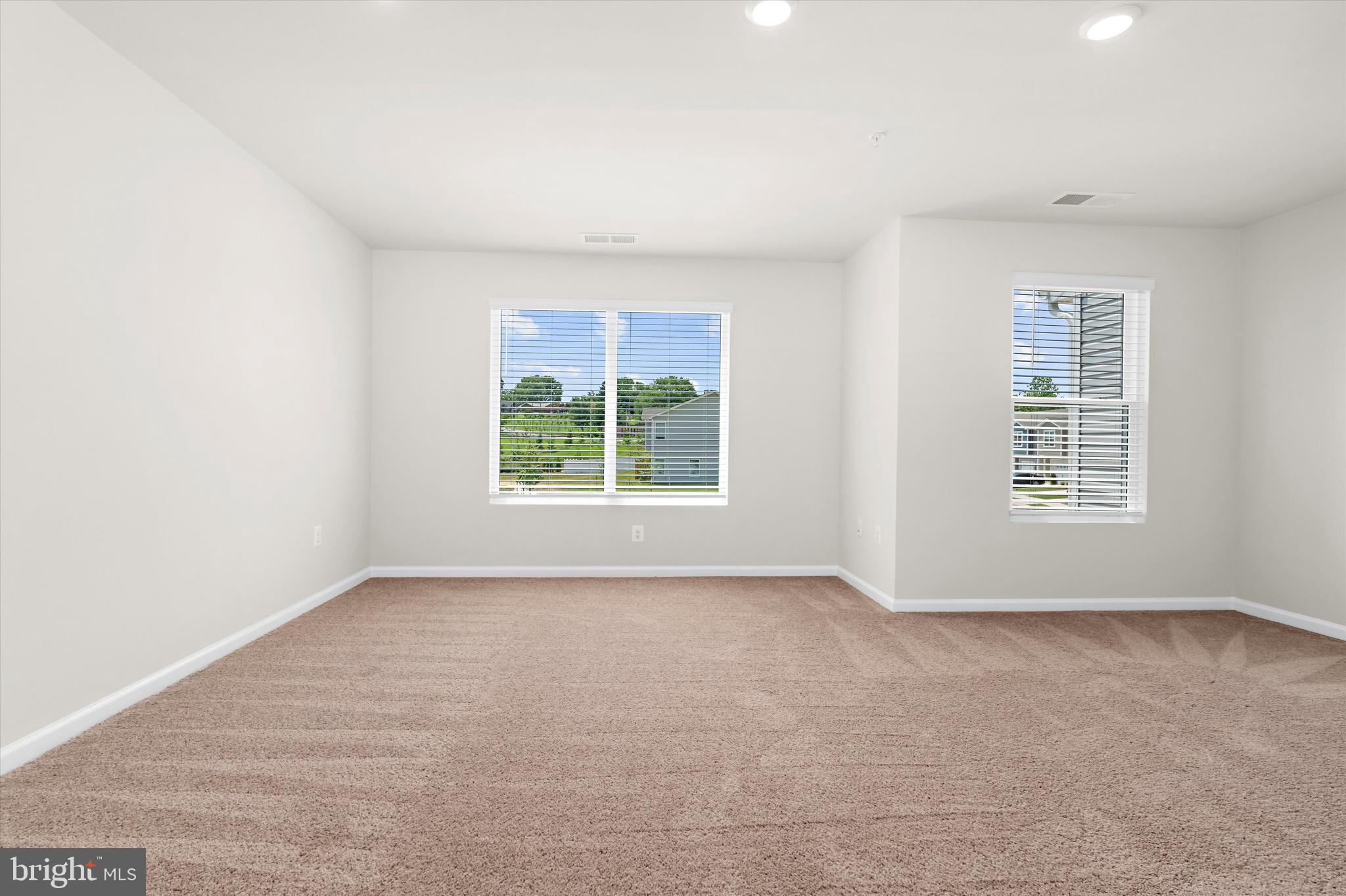 8131 Bartholomew Court Baltimore, MD 21206 - Photo 21 of 47 an empty room with windows