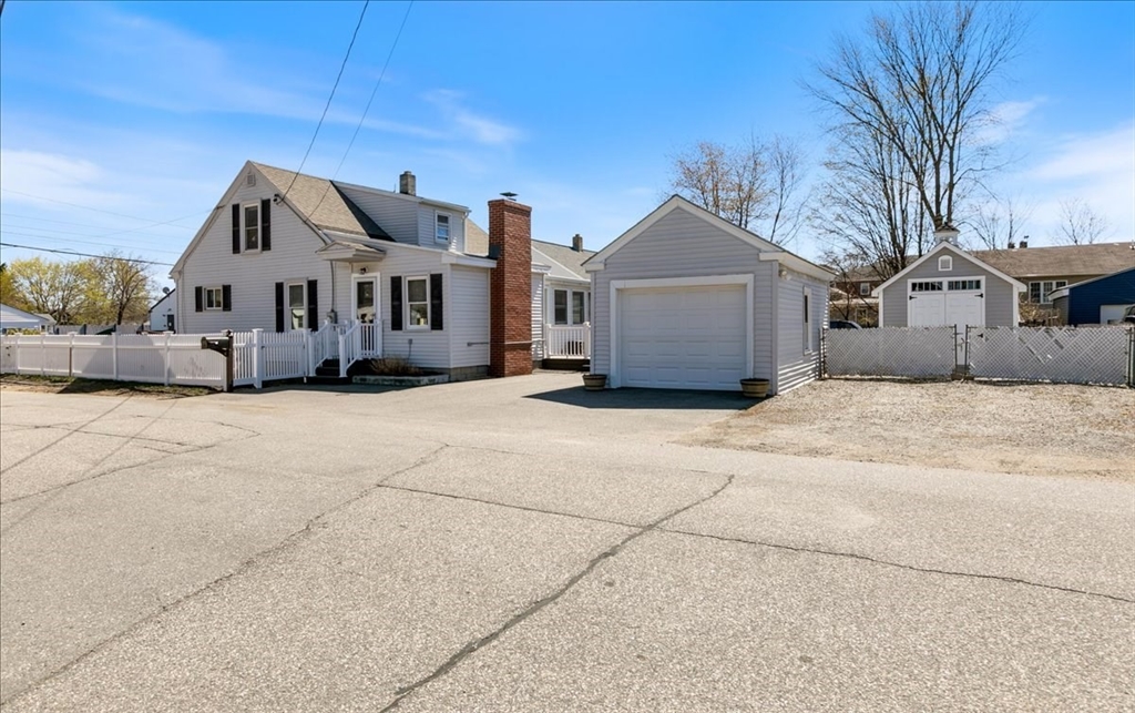 648 Mast Road Manchester, NH 03102 - Photo 3 of 38 Gallery Image 3