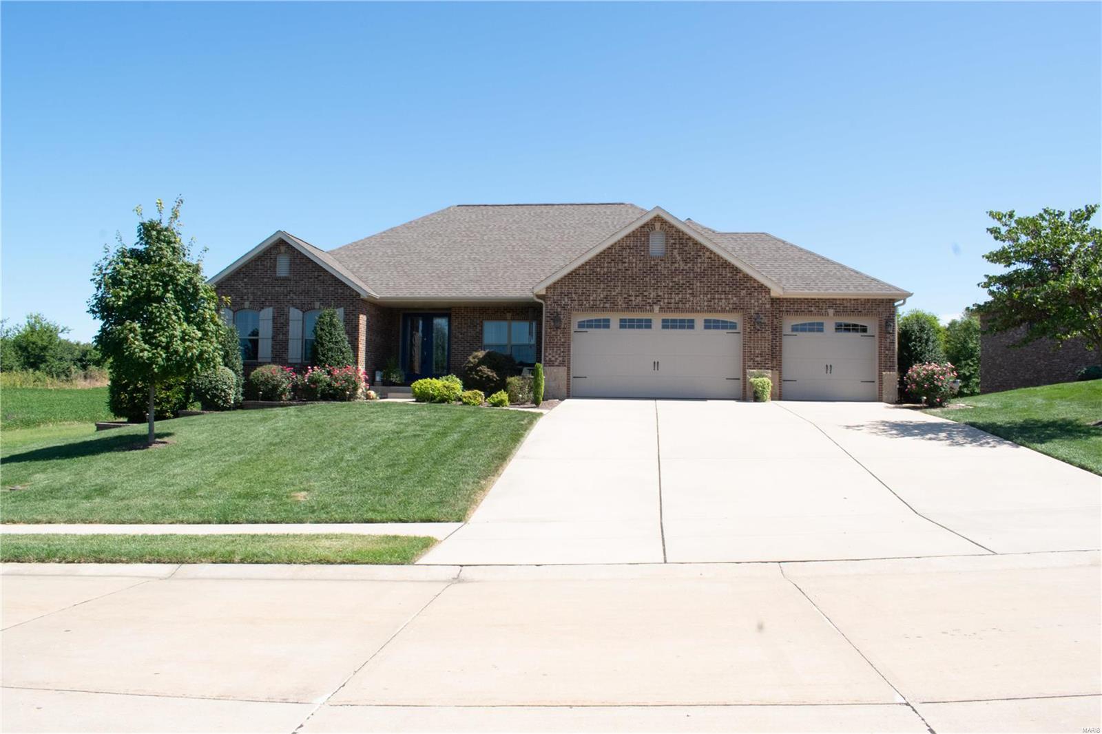 1500 Clover Ridge Columbia, IL 62236 - Photo 1 of 76