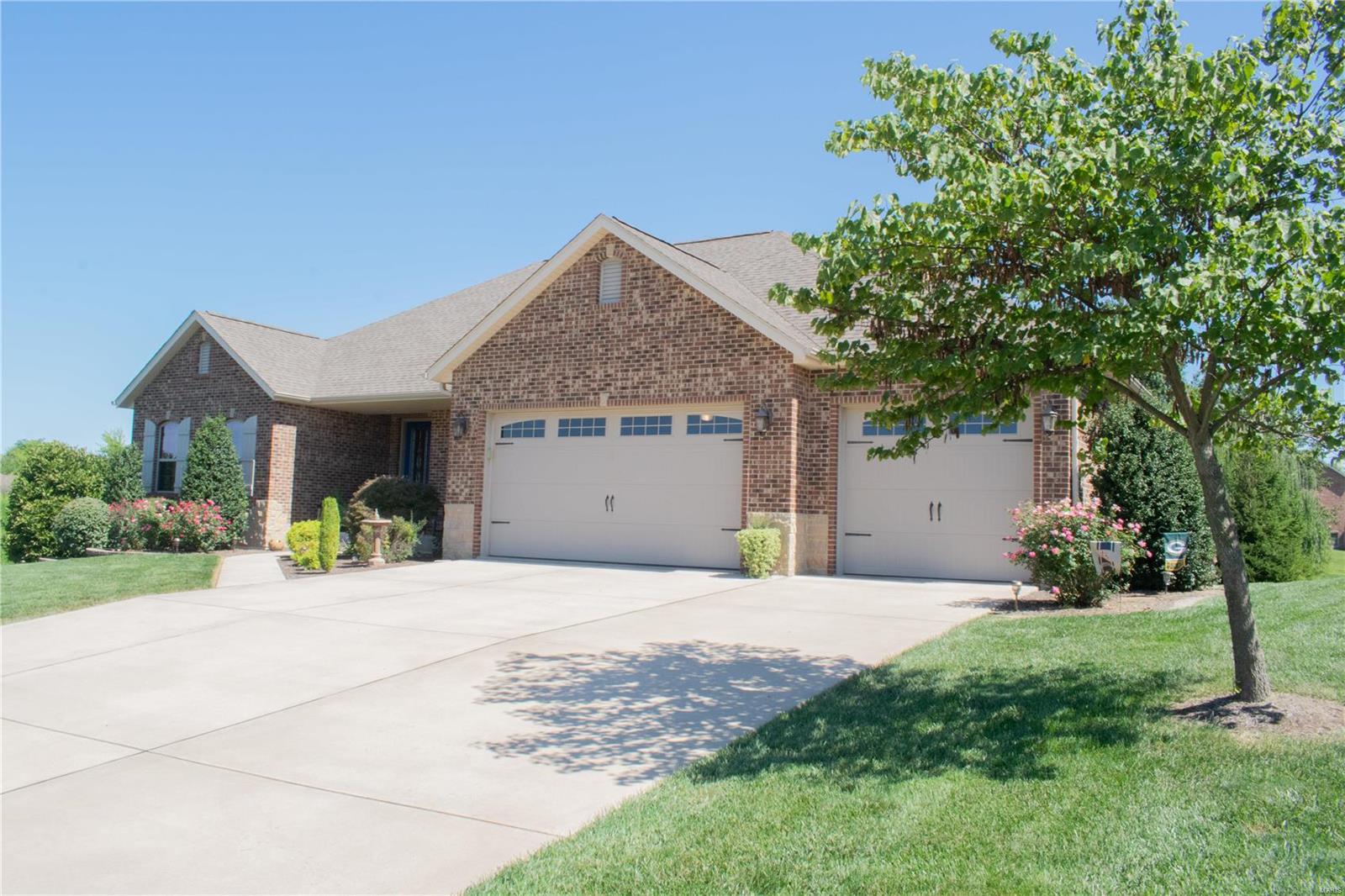 1500 Clover Ridge Columbia, IL 62236 - Photo 3 of 76