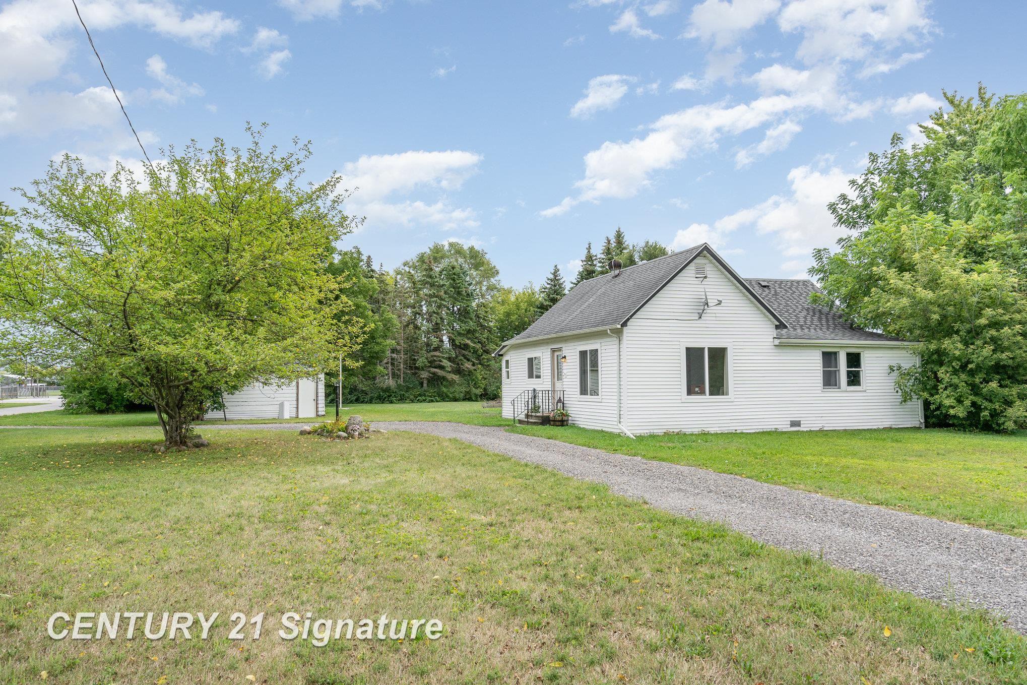 1569 South Finn Road Munger, MI 48747 - Photo 2 of 29 50155196-b6844620-c13c-4d1b-b930-eee78947762e.JPG