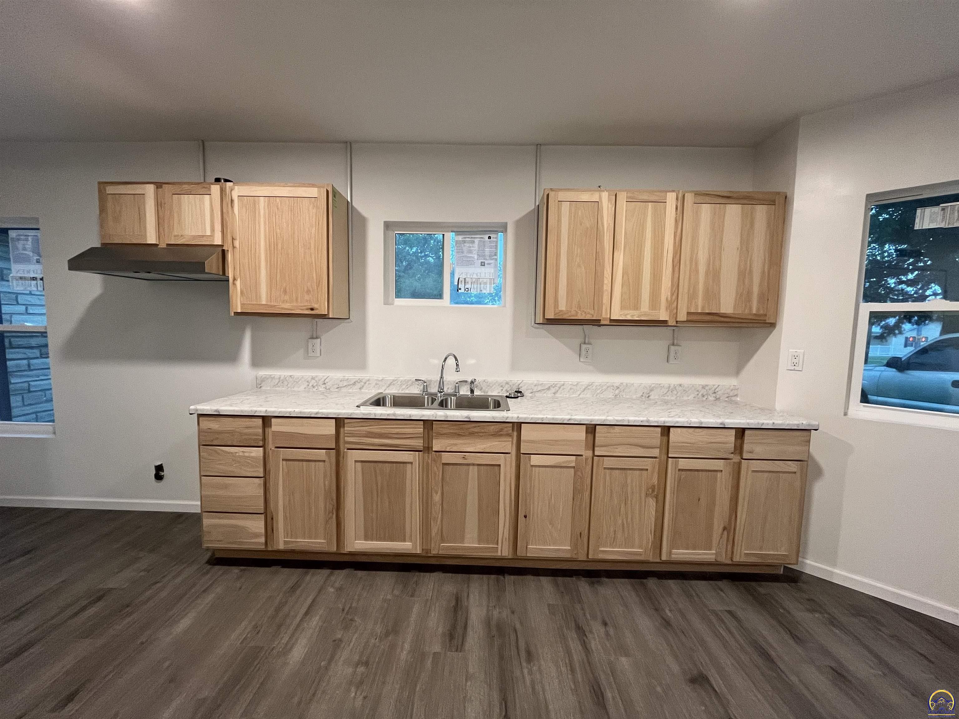 1201 Prairie Street Emporia, KS 66801 - Photo 2 of 16