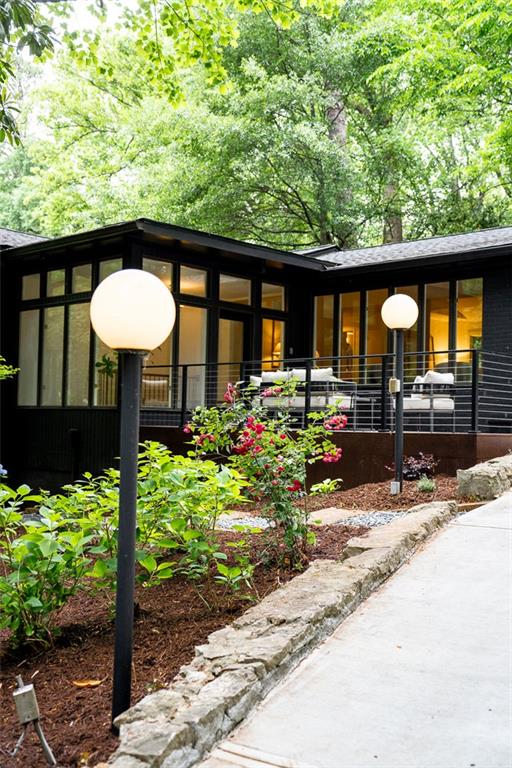 922 Barton Woods Road Northeast Atlanta, GA 30307 - Photo 9 of 96