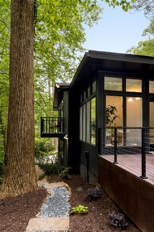 922 Barton Woods Road Northeast Atlanta, GA 30307 - Photo 10 of 96
