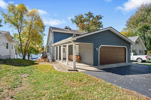 $799,900 | 1293 Lake Holiday Drive, Lake Holiday, IL 60548