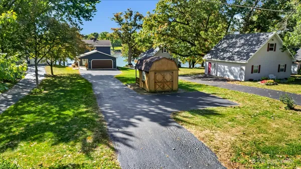 $799,900 | 1293 Lake Holiday Drive, Lake Holiday, IL 60548