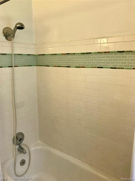 971 Fisher Road Grosse Pointe, MI 48230 - Photo 11 of 36