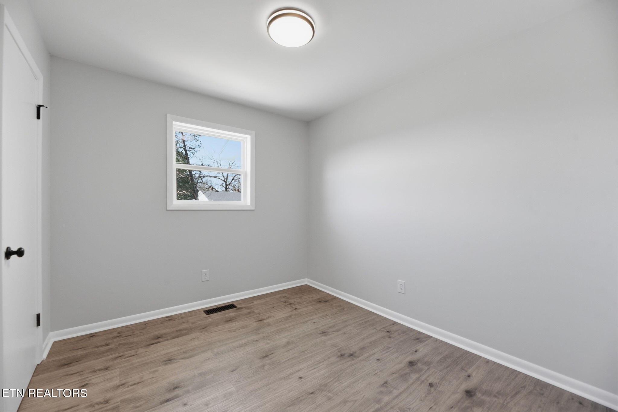 3322 Shipe Road Corryton, TN 37721 - Photo 7 of 14 14-web-or-mls-Shipe3322 (41) 2