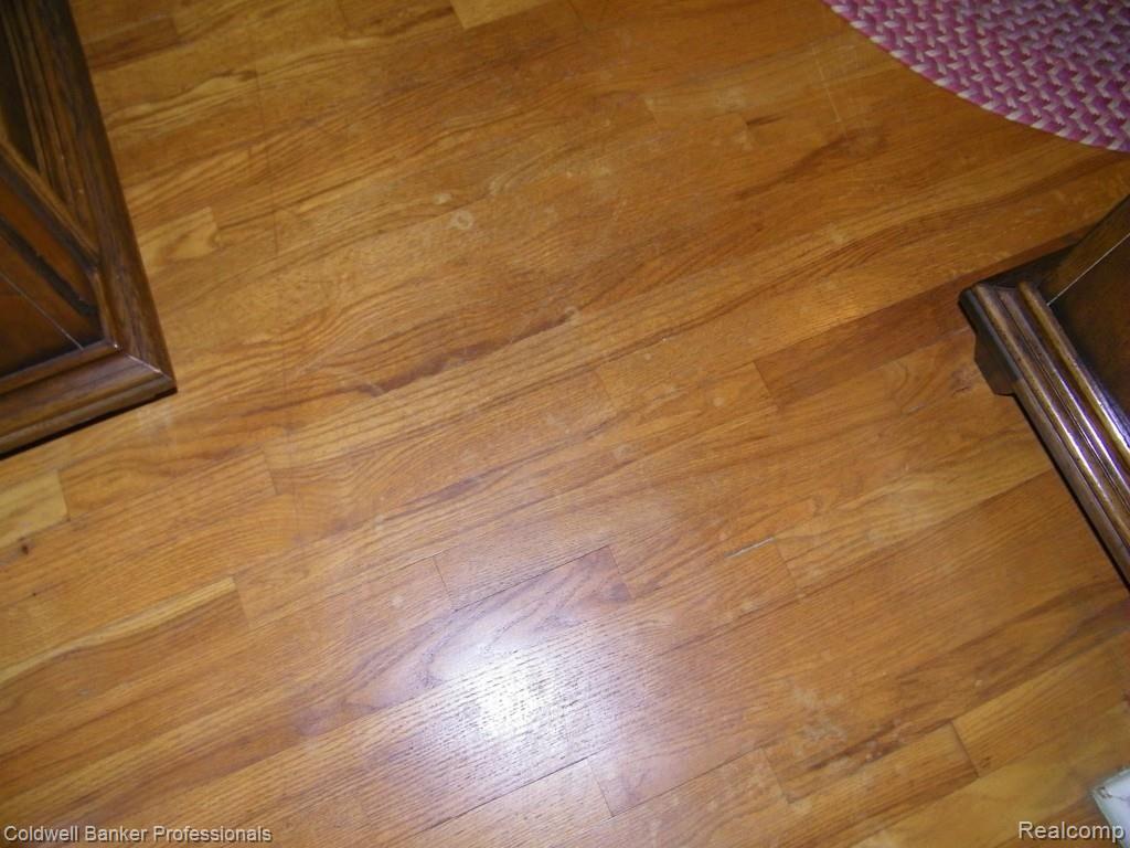 2557 North Lapeer Road Lapeer, MI 48446 - Photo 20 of 33 100_0155.jpg