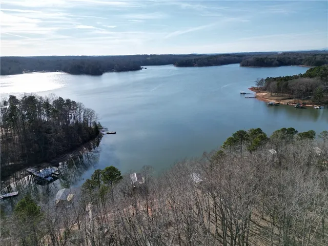 $1,175 | 348 North Port Bass Drive, Fair Play, SC 29643