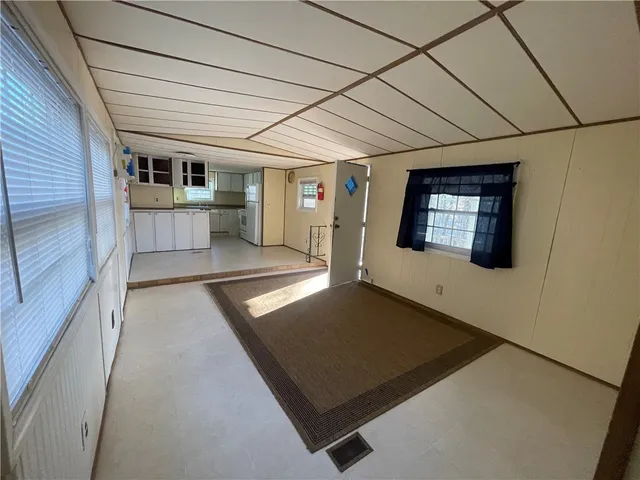 $1,175 | 348 North Port Bass Drive, Fair Play, SC 29643