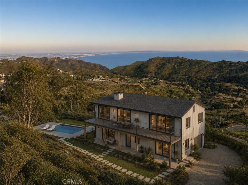 21135 Saddle Peak Road Topanga, CA 90290 - Photo 40 of 47 an aerial view of multiple house