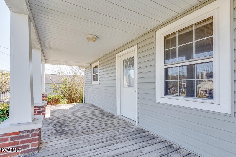 808 Fowler Street Clinton, TN 37716 - Photo 3 of 26 Gallery Image 3