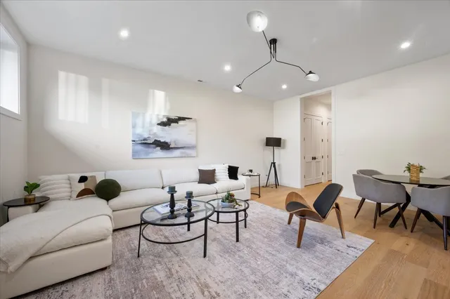 $1,599,900 | 529 North Hartland Court, Chicago, IL 60622