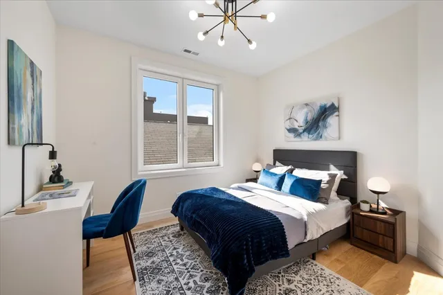 $1,599,900 | 529 North Hartland Court, Chicago, IL 60622