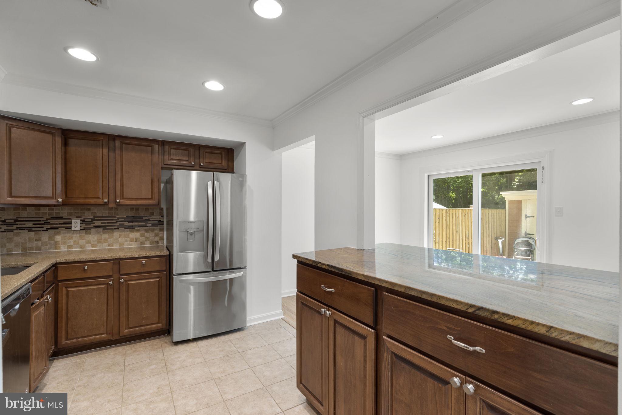 2407 Alsop Court Reston, VA 20191 - Photo 10 of 44