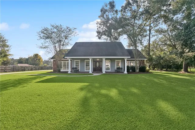 $380,000 | 14370 Hickory Drive, Ponchatoula, LA 70454