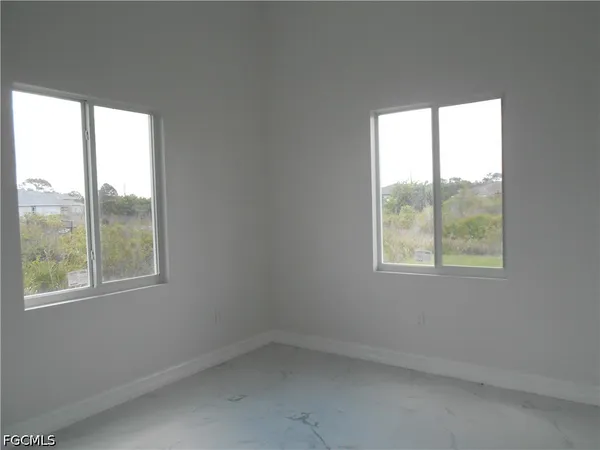 $2,300 | 2809 55th Street West, Lehigh Acres, FL 33971