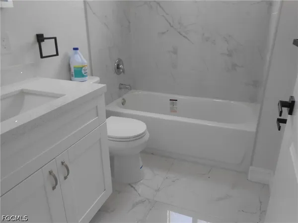 $2,300 | 2809 55th Street West, Lehigh Acres, FL 33971