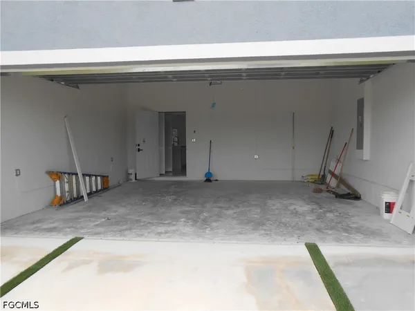 $2,300 | 2809 55th Street West, Lehigh Acres, FL 33971