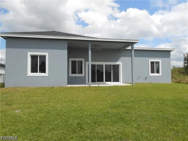 $2,300 | 2809 55th Street West, Lehigh Acres, FL 33971