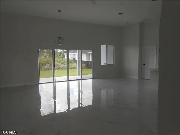 $2,300 | 2809 55th Street West, Lehigh Acres, FL 33971