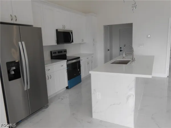 $2,300 | 2809 55th Street West, Lehigh Acres, FL 33971