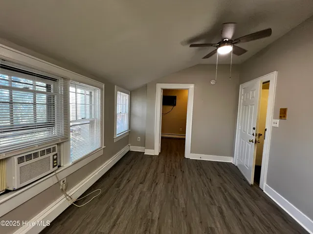 $1,125 | 1221 Carolina Avenue, Unit 3D, Elizabeth City, NC 27909