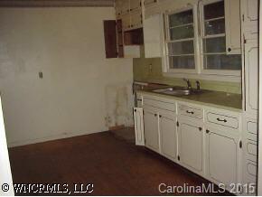 80 Creekside Loop Road Waynesville, NC 28786 - Photo 3 of 9