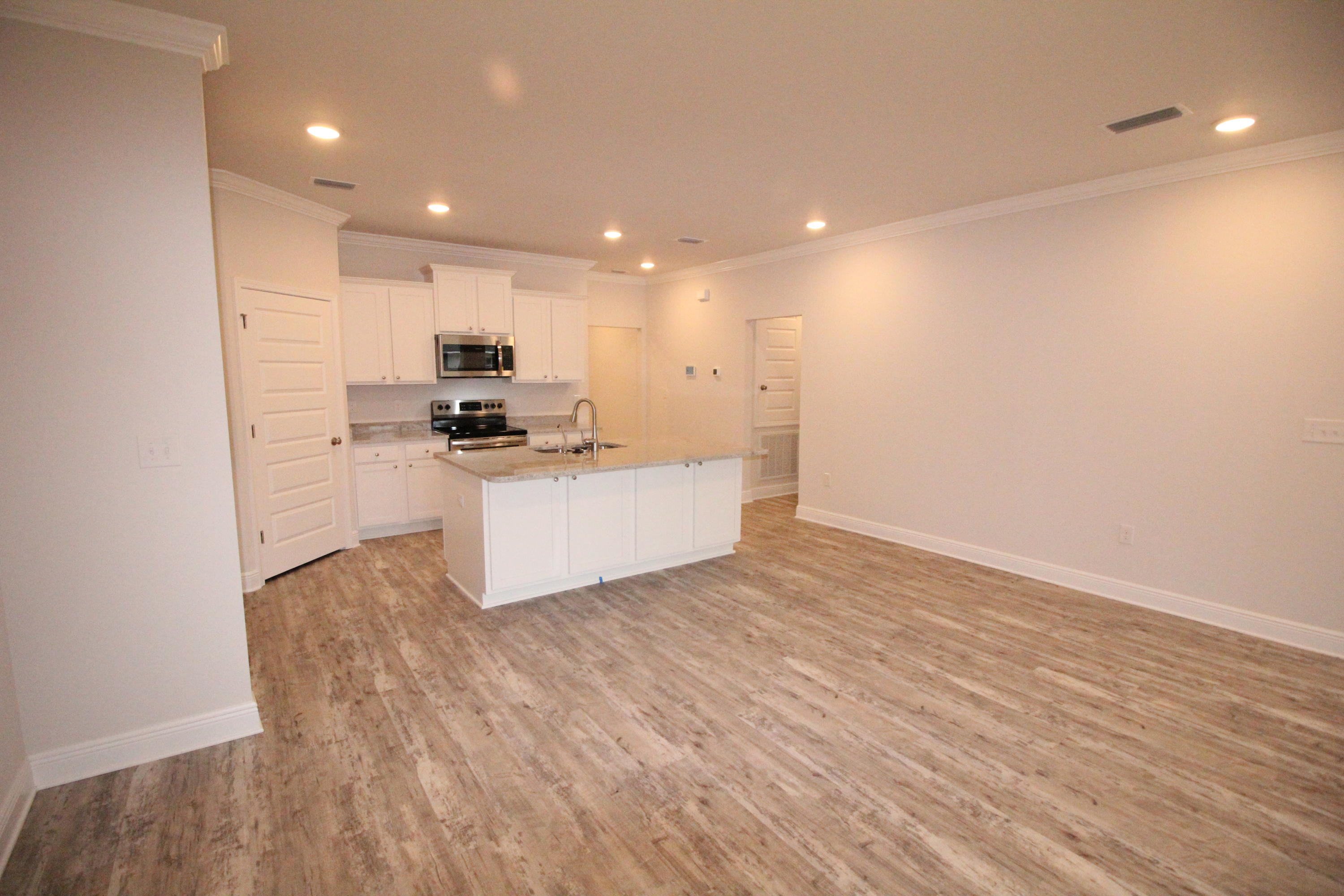 70 Dusky Way Freeport, FL 32439 - Photo 6 of 16 Gallery Image 6