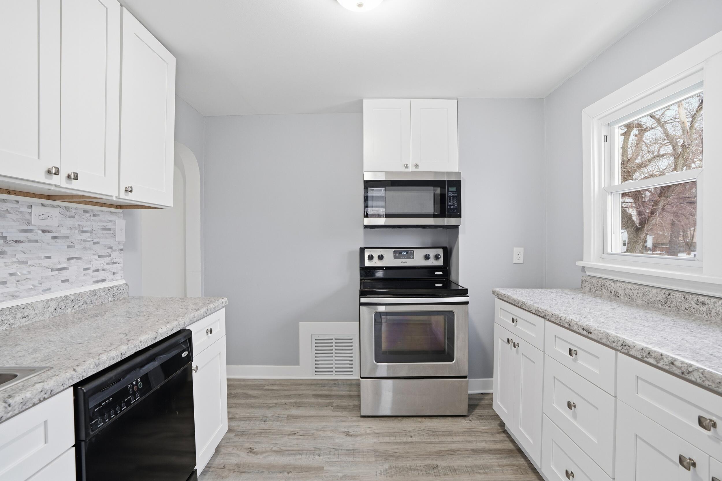 4101 Liverpool Road Lake Station, IN 46405 - Photo 15 of 31 2500x1667