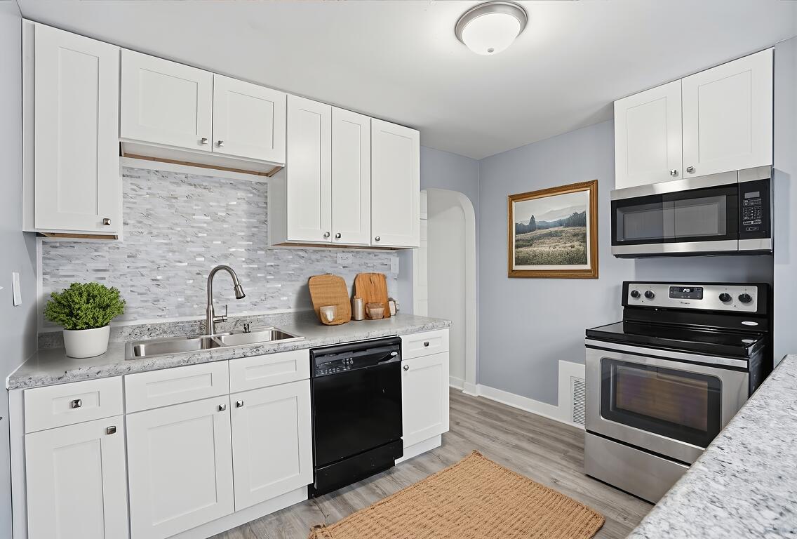 4101 Liverpool Road Lake Station, IN 46405 - Photo 2 of 31 1136x768