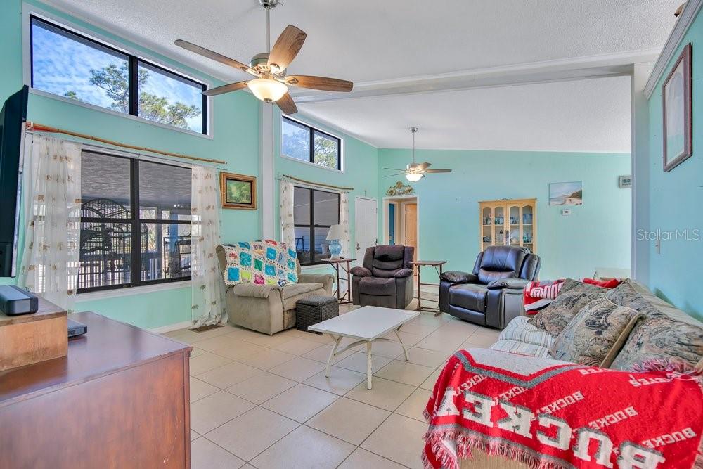 425 Scooter Point Geneva, FL 32732 - Photo 8 of 41
