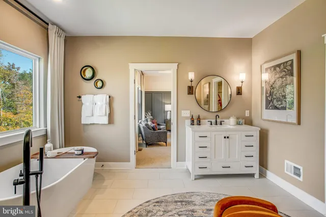 $699,990 | 4 Broad Lk Drive, Fredericksburg, VA 22406