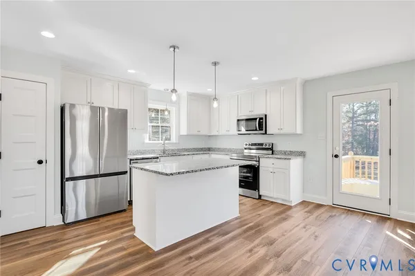 $349,950 | 2321 Rock Island Road, Scottsville, VA 24590