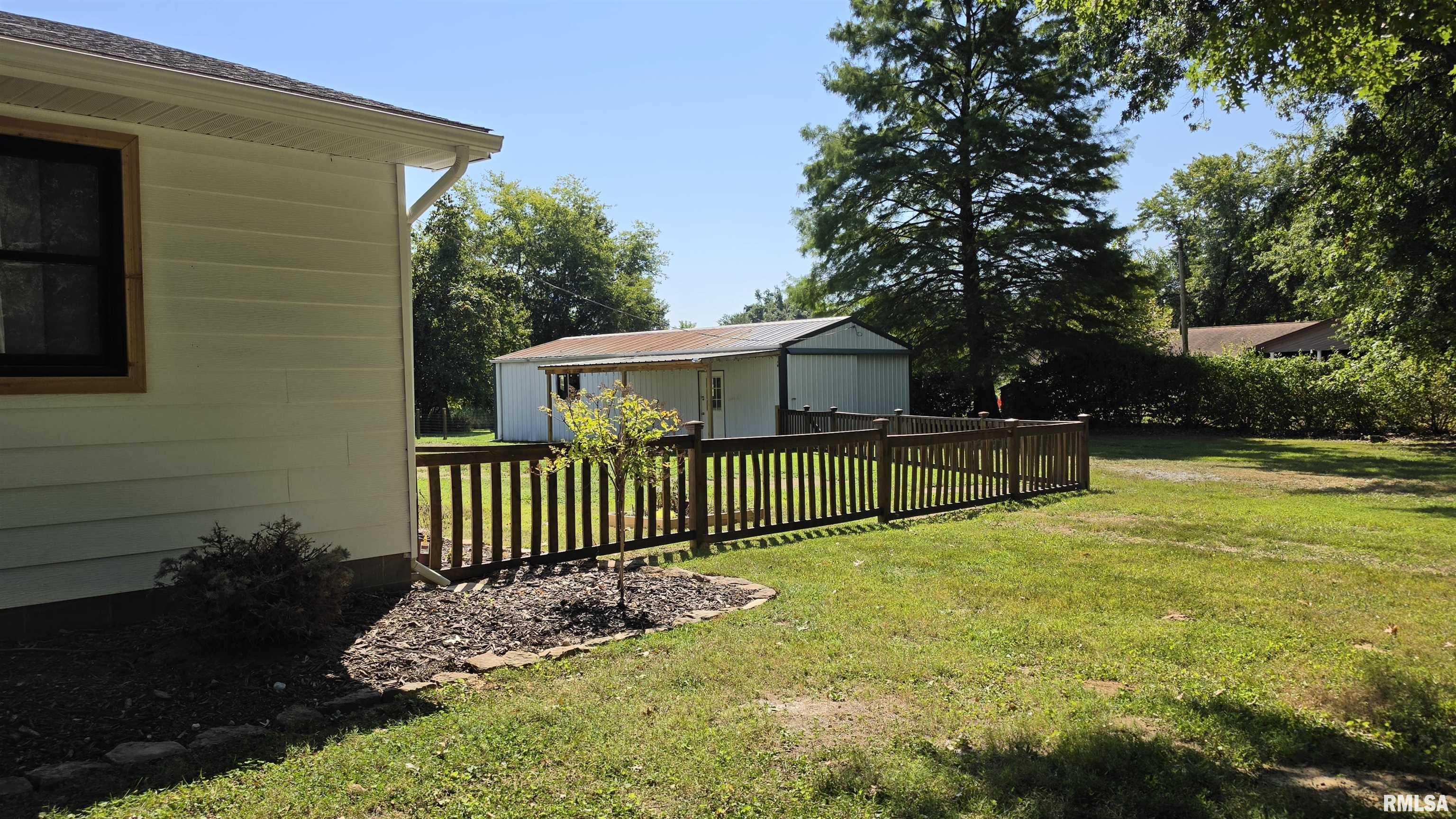 13256 Cruse Road Carterville, IL 62918 - Photo 11 of 53 Gallery Image 11
