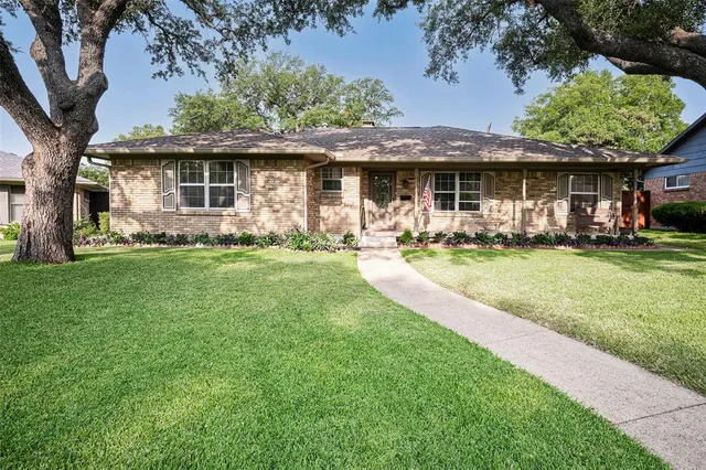 $3,700 | 9334 Hunters Creek Drive, Dallas, TX 75243