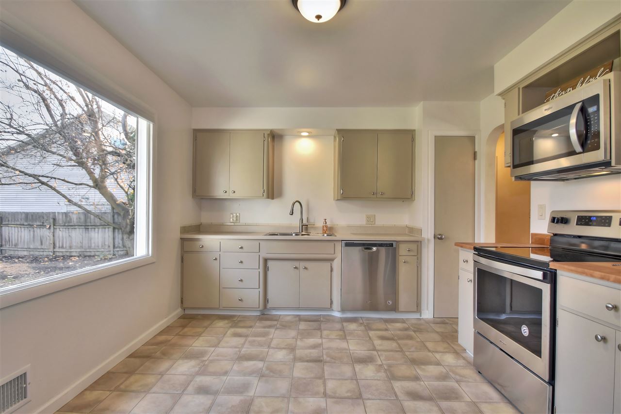 1106 North Felts Road Spokane Valley, WA 99206 - Photo 8 of 16 Gallery Image 8