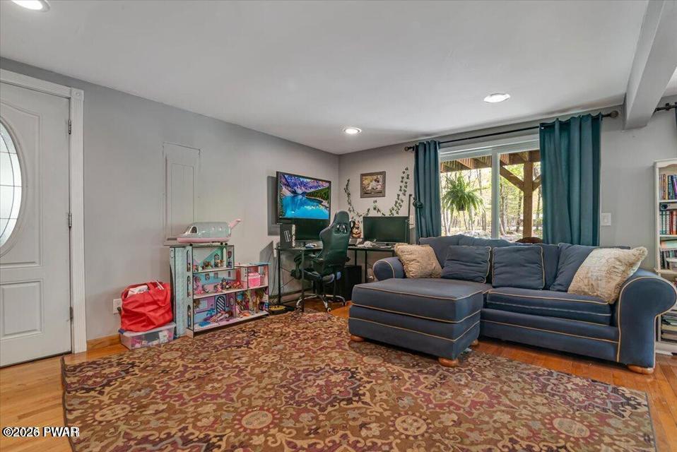 809 Rimrock Court Hawley, PA 18428 - Photo 23 of 44